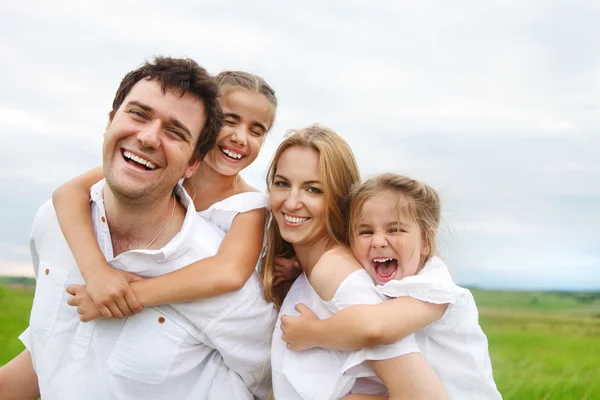 10 секретов долгой и счастливой семейной жизни